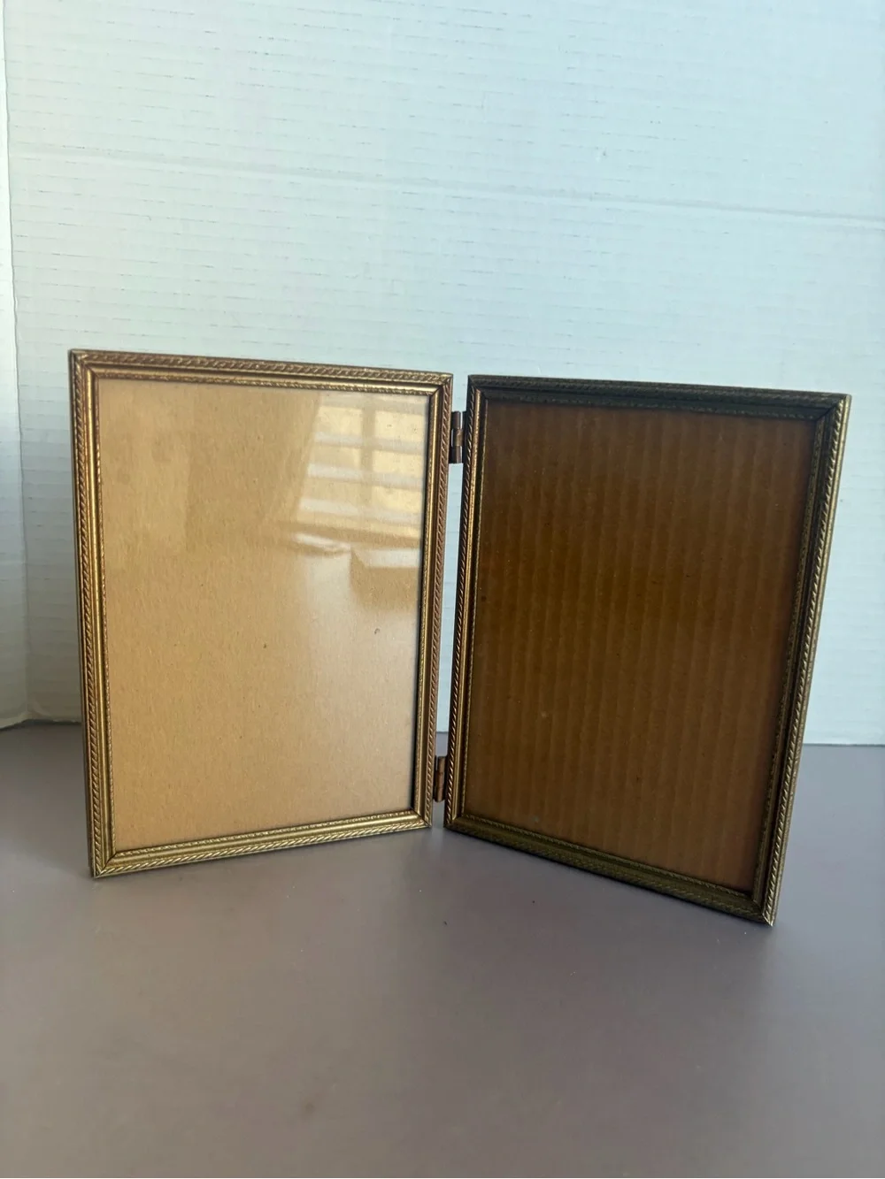 Classic Gold Double Hinged Picture Frame - Elegant Gold Finish